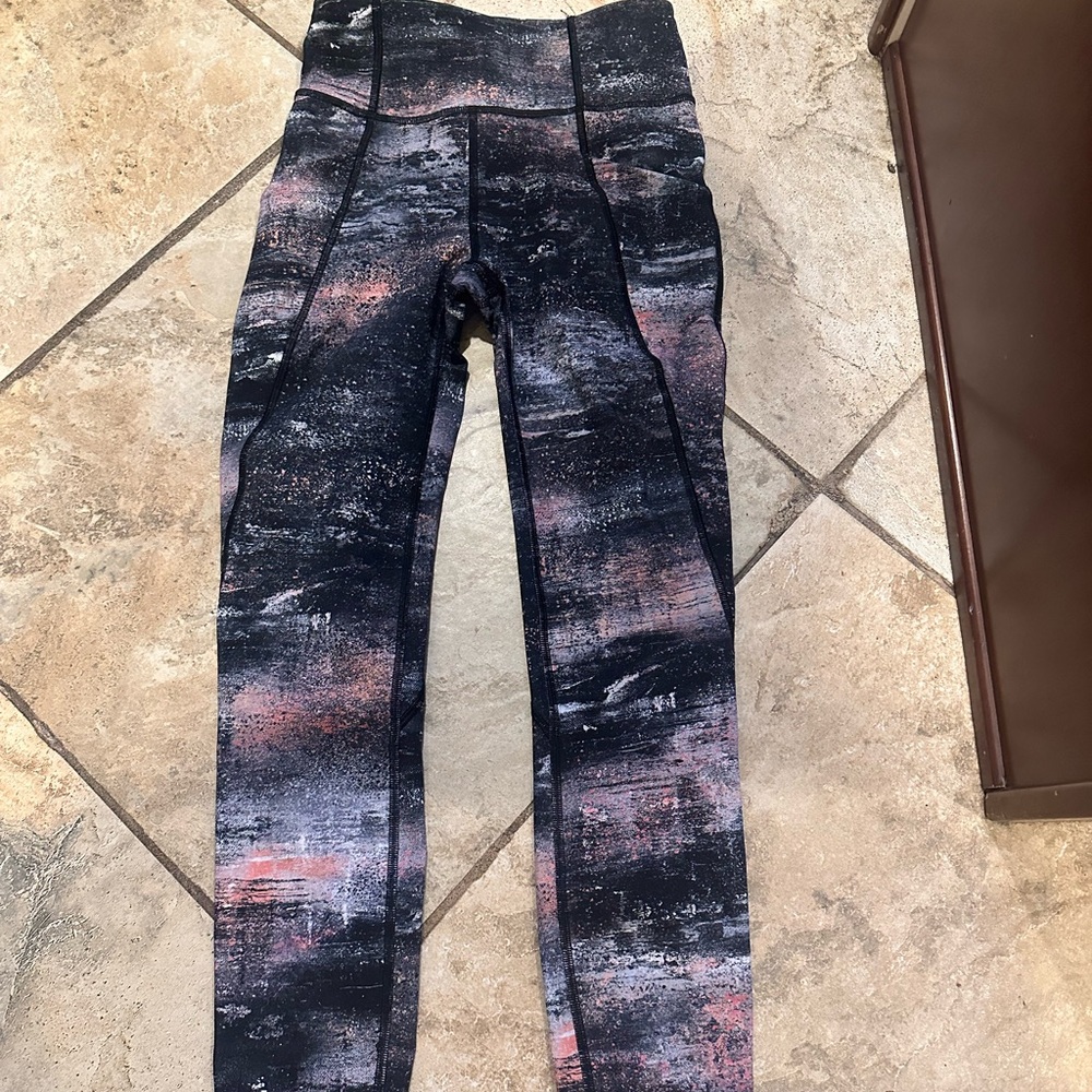Lululemon Athletica Black and Pink Leggings High Waist Stretch